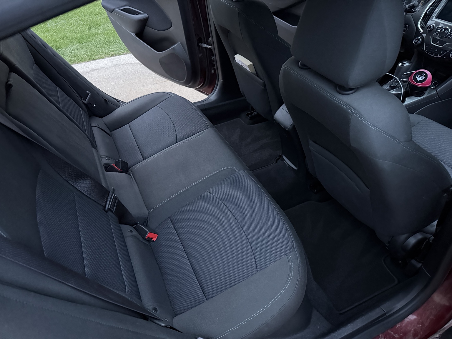 Chevrolet Cruze rear seating after pet hair removal and interior detailing
